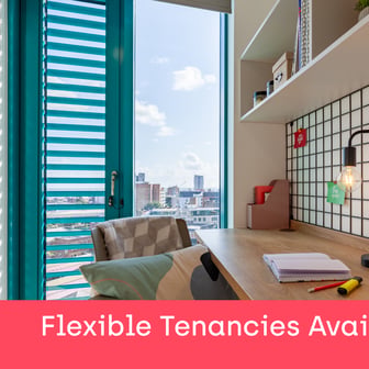 Penthouse En Suite - Image 1