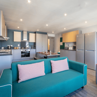 Silver En Suite - Image 3