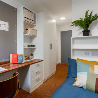Classic Bronze En Suite - Image 1