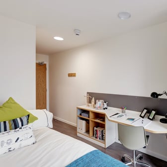 Bronze En Suite - Image 2