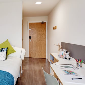 Bronze En Suite - Image 1