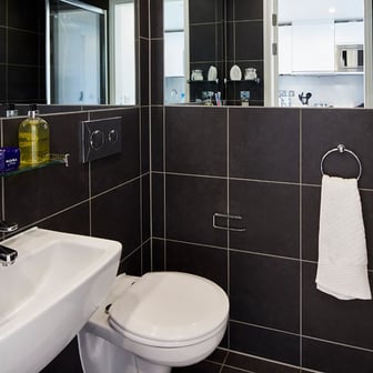 Ensuite Bedroom-Tower Bridge - Image 4