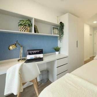 Gold Ensuite - Image 2