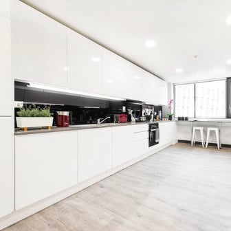 Classic En Suite - Image 2
