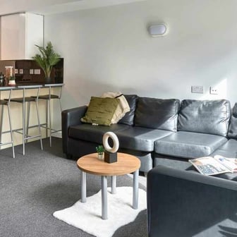 Ensuite Gold - Image 9