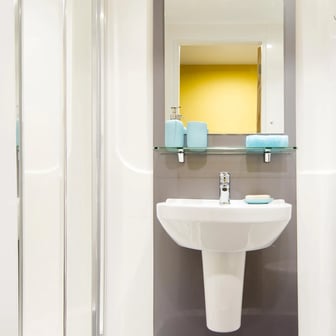 Standard En Suite - Image 3