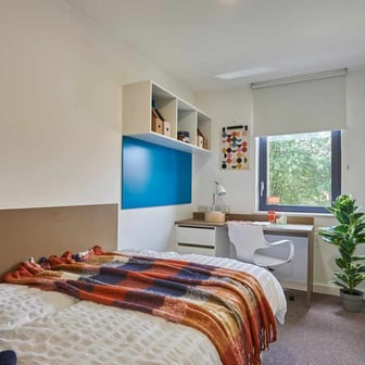2 Bed Apartment - Image 1