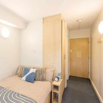 6 Bed Classic En-suite - Image 1