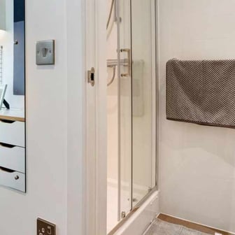 Ensuite Deluxe - Image 5