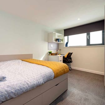 8-Bed Large Ensuite - Image 1