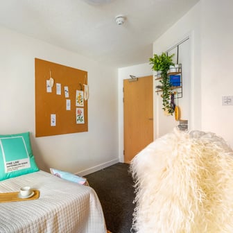 Standard En Suite - Image 2