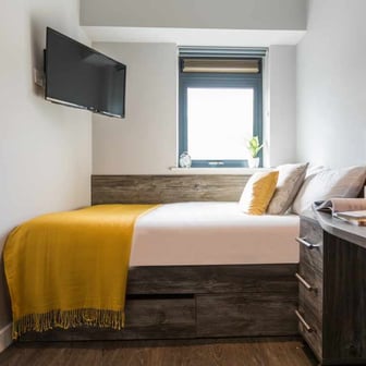 Silver Ensuite - Image 1