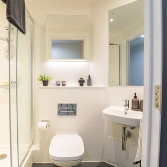 Classic Ensuite - Image 15