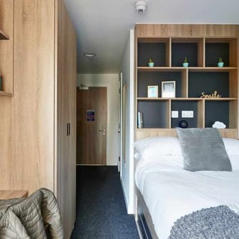 Ensuite Deluxe - Image 1