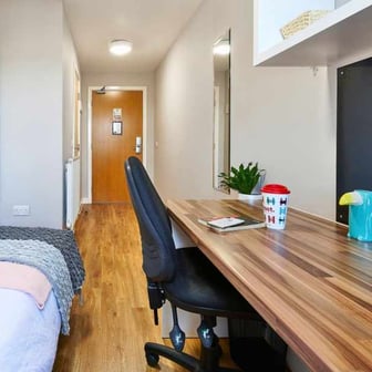 Flat Five Bedroom - Image 4