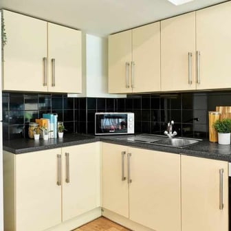 Ensuite Accessible Gold - Image 7