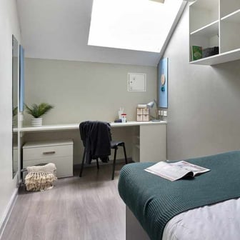 Ensuite Penthouse - Image 1