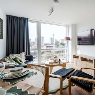 Skyline Deluxe 1 Bedroom Apartment - Image 1