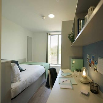 Silver Ensuite - Image 2