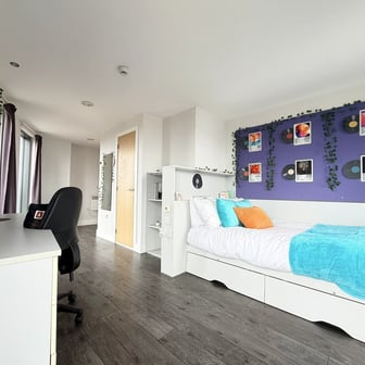 Deluxe En Suite - Image 1