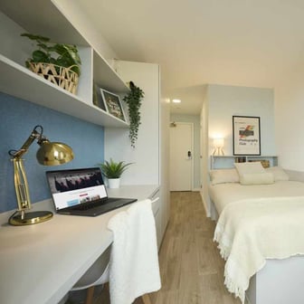 Gold Ensuite - Image 1