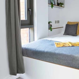 Studio Two Bed - Image 1