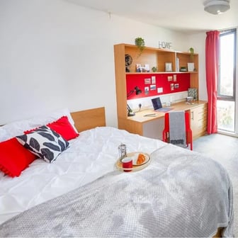 Large Double En-suite - Disabled Room - Image 1
