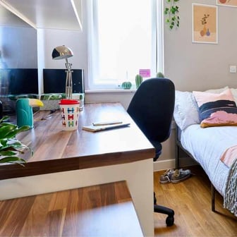 Flat Five Bedroom - Image 1
