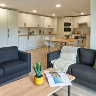 Ensuite Gold - Image 6