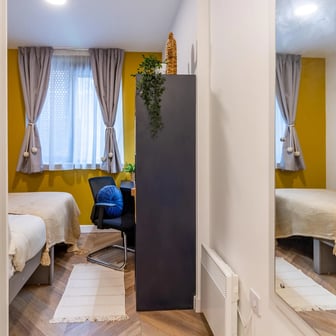 Classic En Suite - Image 2