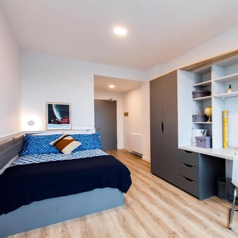 Premium Plus En Suite - Image 2