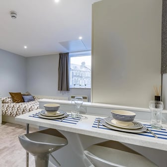 7 Bed Premium Studio - Image 6