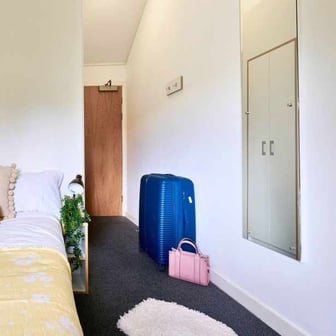 Ensuite Gold - Image 2