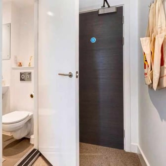Ensuite Gold - Image 3