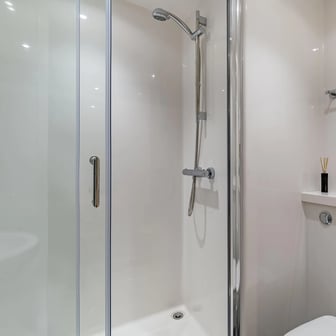 7 Bed Premium Studio - Image 8