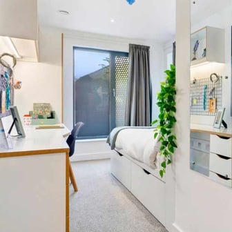 Ensuite Gold - Image 2