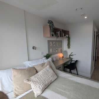 Classic Ensuite - Image 2