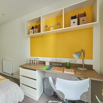 5 Bed En-suite - Image 1