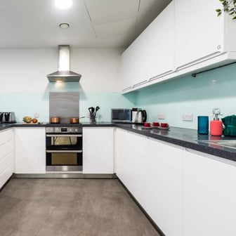 Platinum Ensuite - Image 6