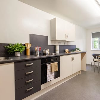 Classic En Suite - Image 4