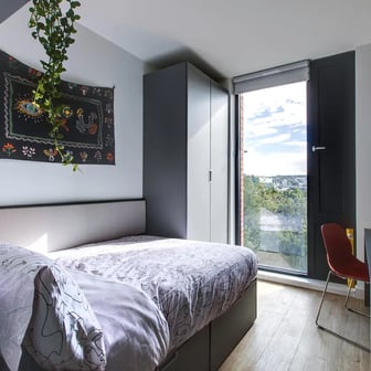 Classic En Suite - Image 2