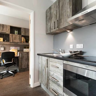 Silver Ensuite - Image 5