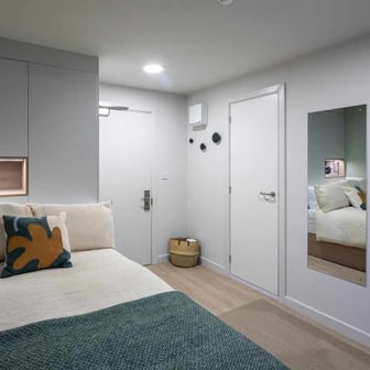 Standard En-suite - Image 1