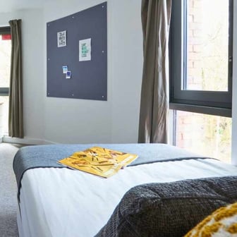 Studio Two Bed - Image 2