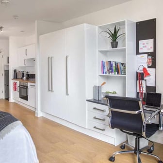 Silver Courtyard Studio, Floors G-2 - Image 1