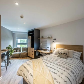 Luxury Studio - Image 1