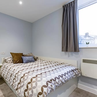 5 Bed Standard Studio - Image 3