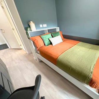 Standard En-suite - Image 1