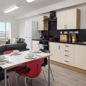 Deluxe En Suite - Image 9