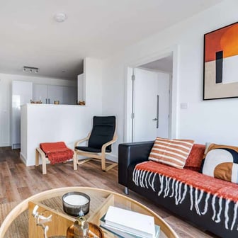 Upper Deluxe with City View 2 Bedroom Apartment - Image 2